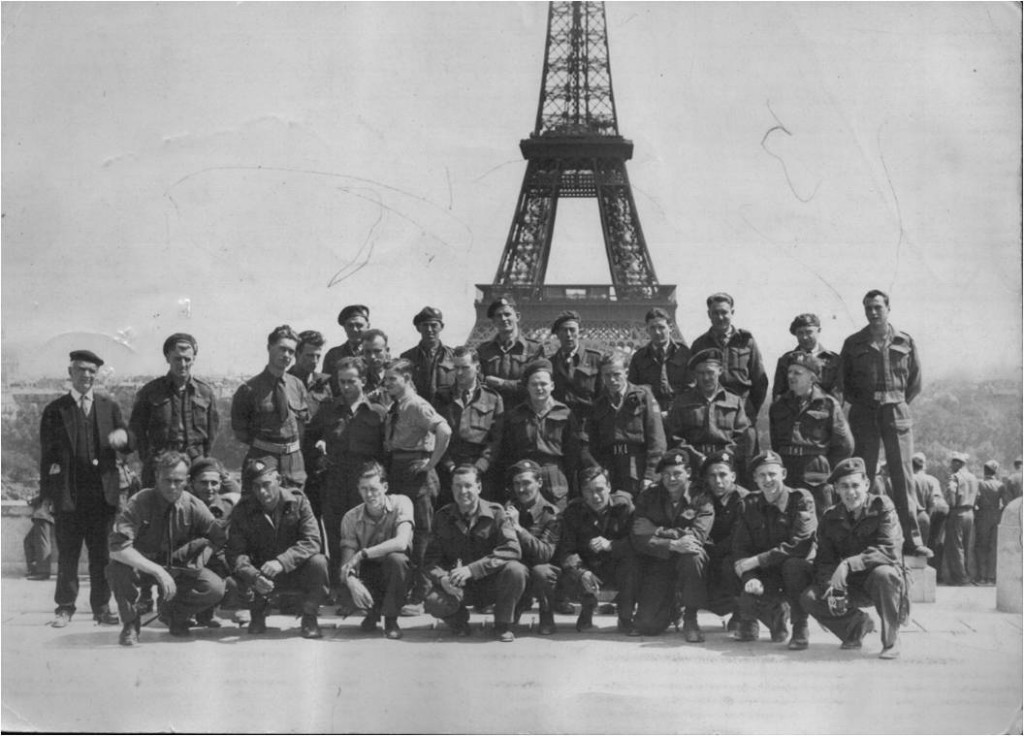 Canadian soldiers on leave in Paris, 1945